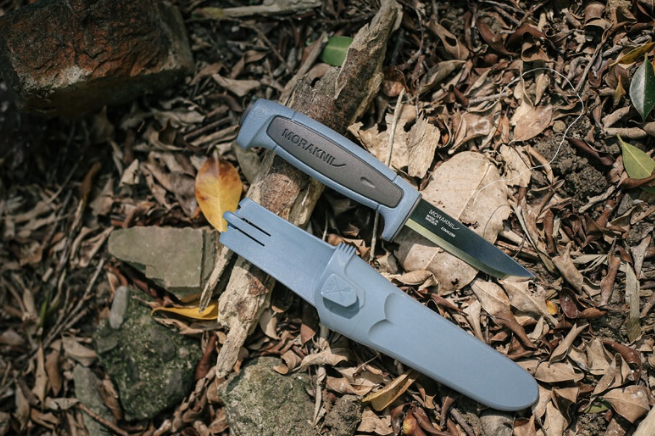 Нож из нержавеющей стали Morakniv Basic 546(S) LE 2022 Dusty Blue/Dark Grey (14048). Швеция.