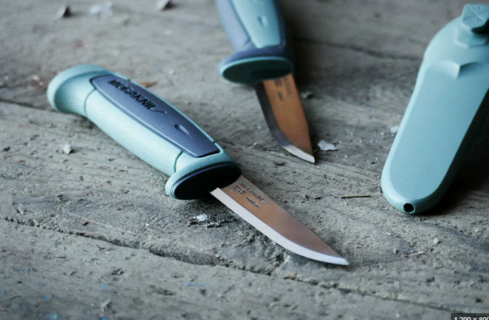 Нож из нержавеющей стали Morakniv Basic 546(S) LE 2022 Dusty Blue/Dark Grey (14048). Швеция.