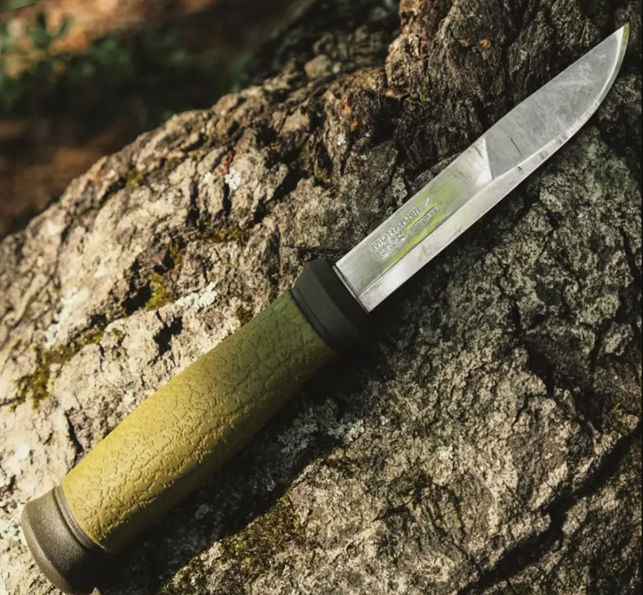 Ніж Morakniv Outdoor 2000 Green (10629). Швеція.