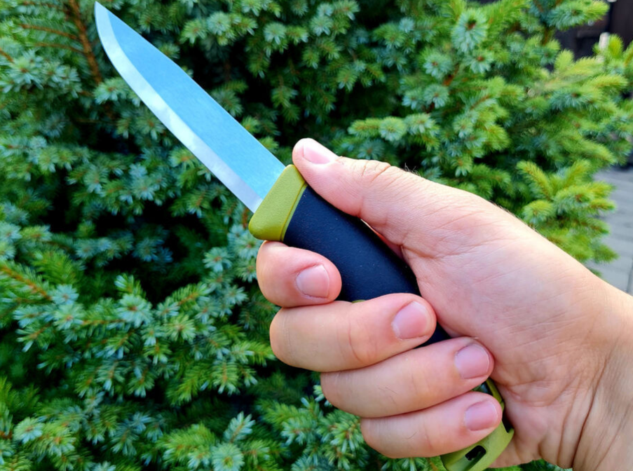 Ніж Morakniv Companion Spark Green (13570). З кресалом. Швеція.