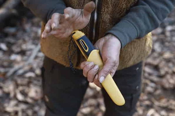 Нож Morakniv Companion Spark Yellow 13573. Швеция.