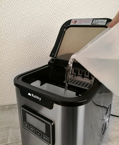 Ледогенератор Ruhhy K5536. 120 Вт, 2.2 л, 12 кг льоду в добу. Польша.