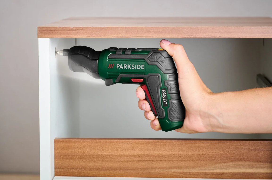 Шуроповерт Аккумуляторный PARKSIDE PAS D7. 4V. + 33 насадки + кейс. NEW.