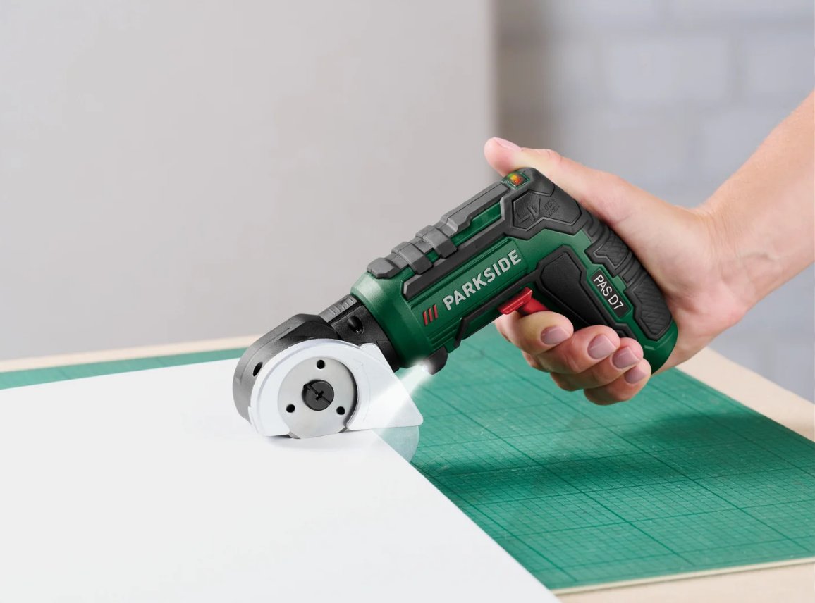 Шуроповерт Аккумуляторный PARKSIDE PAS D7. 4V. + 33 насадки + кейс. NEW.